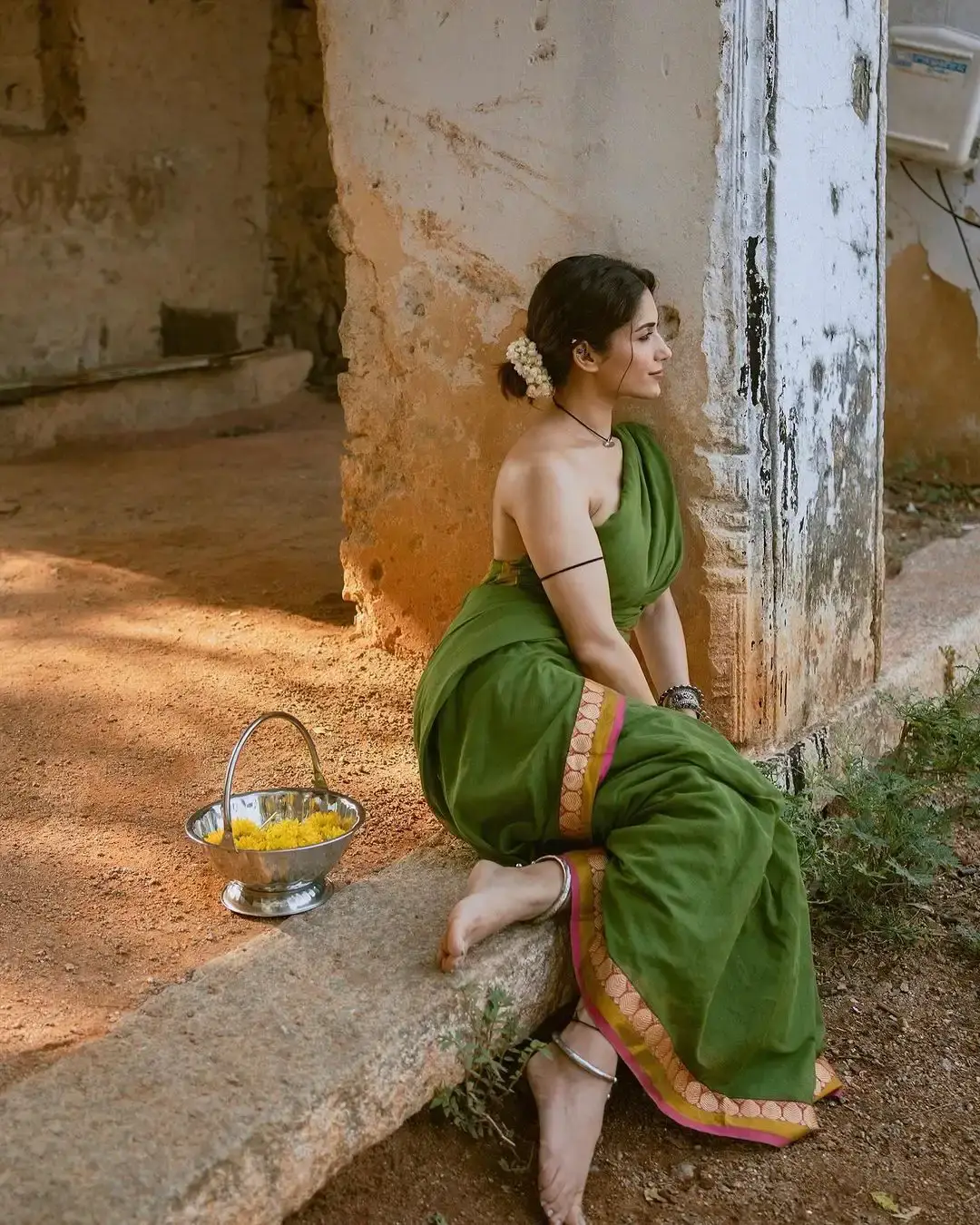 Ruhani Sharma Green Saree Backless Photos With Village Girl Look